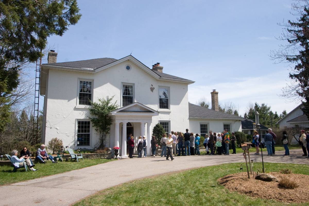 Woodlands House at the Vimy Ridge Farm was constructed in 1846. It was later purchased by the Canadian government and converted into a facility to rehabilitate World War I veterans, and then a summer camp for orphaned children.