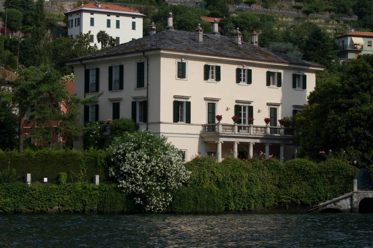 Perhaps most famously in this area, a villa of George Clooney's. Two things indicated that he may very well be home – opened window shutters, and a group of eager fans wielding cameras on a nearby pier.