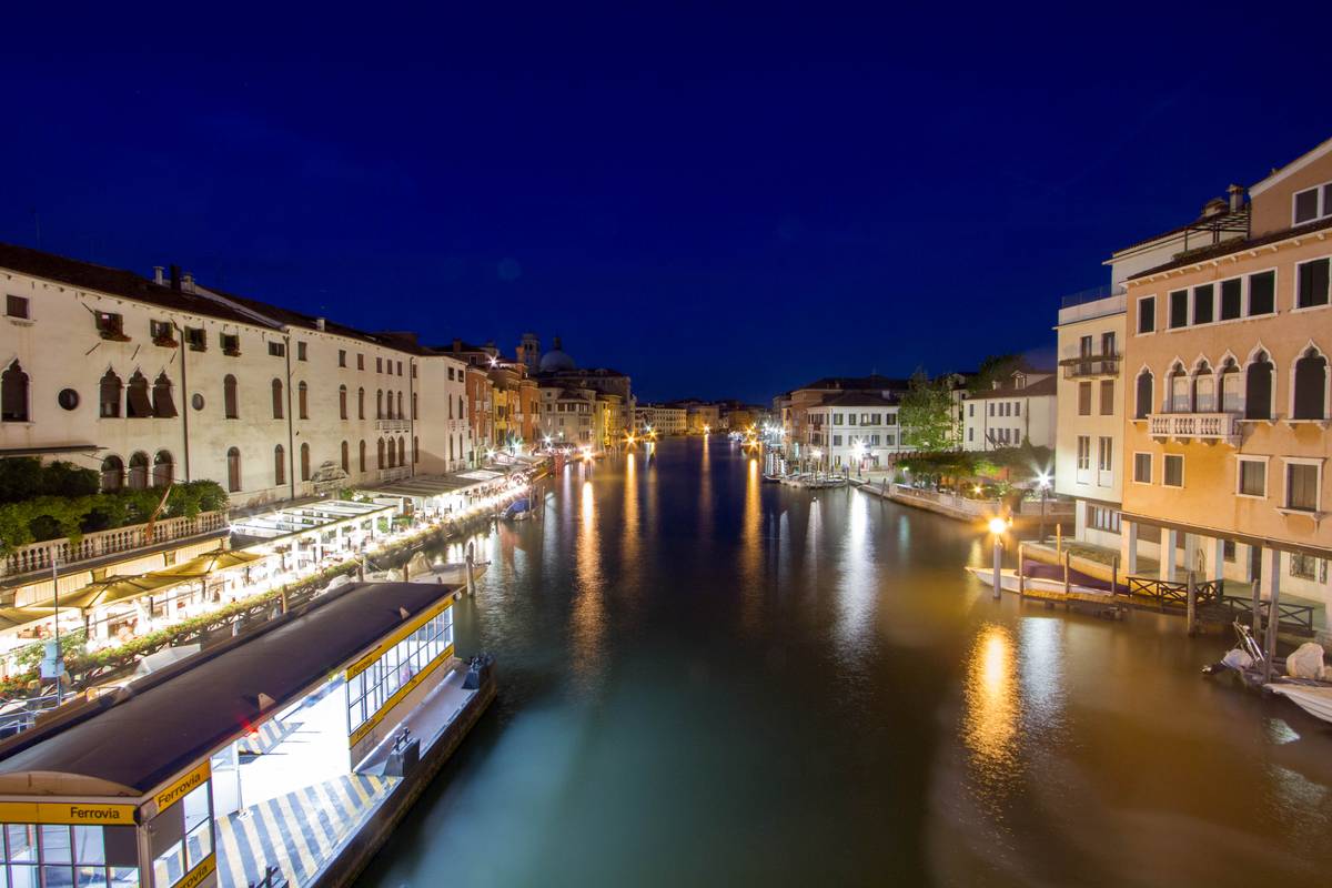 A northeastern view of the Grand Canal from *Ponte degli Scalzi*.