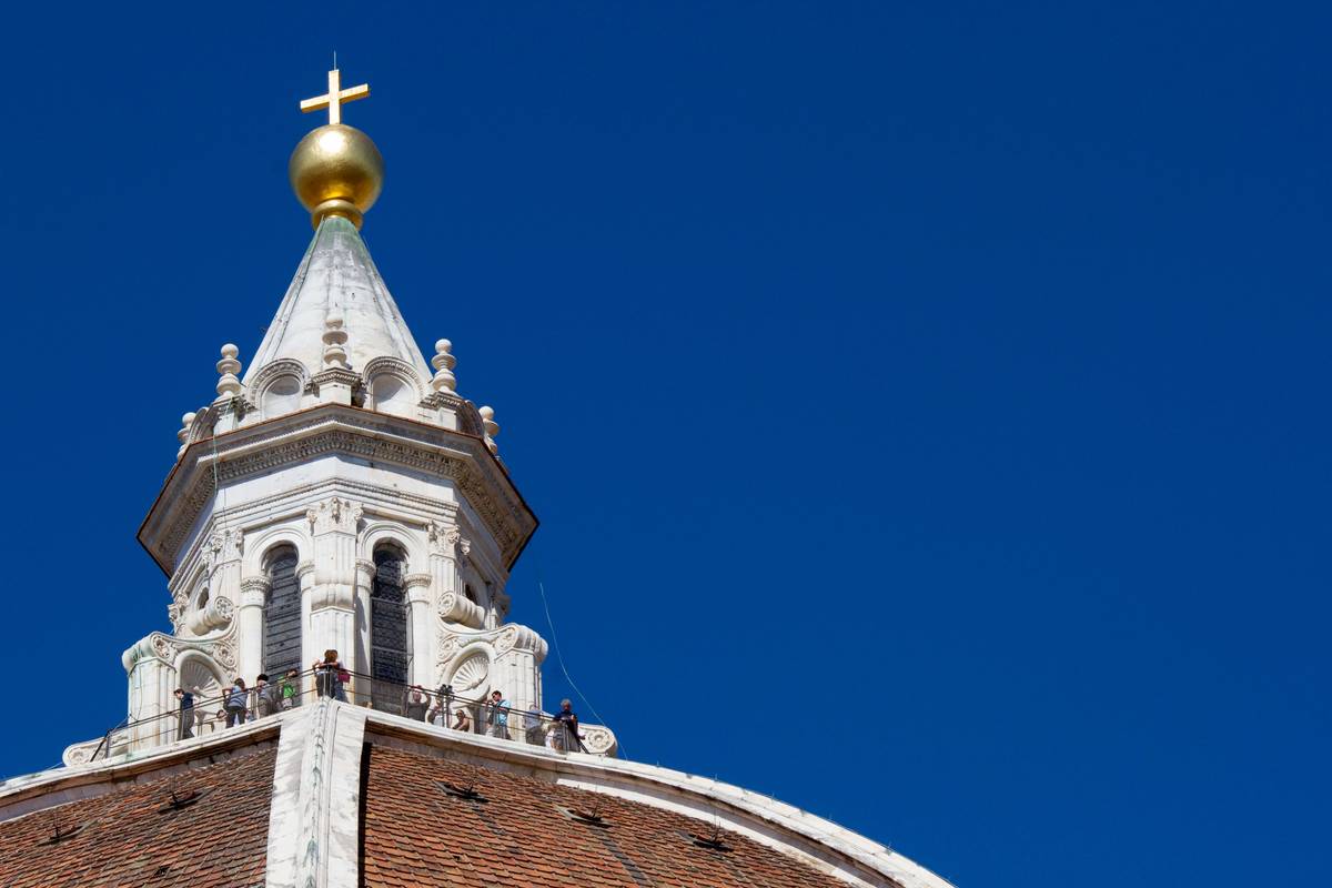 A lantern capped the Florence Cathedral dome, the largest dome built before modern materials were developed