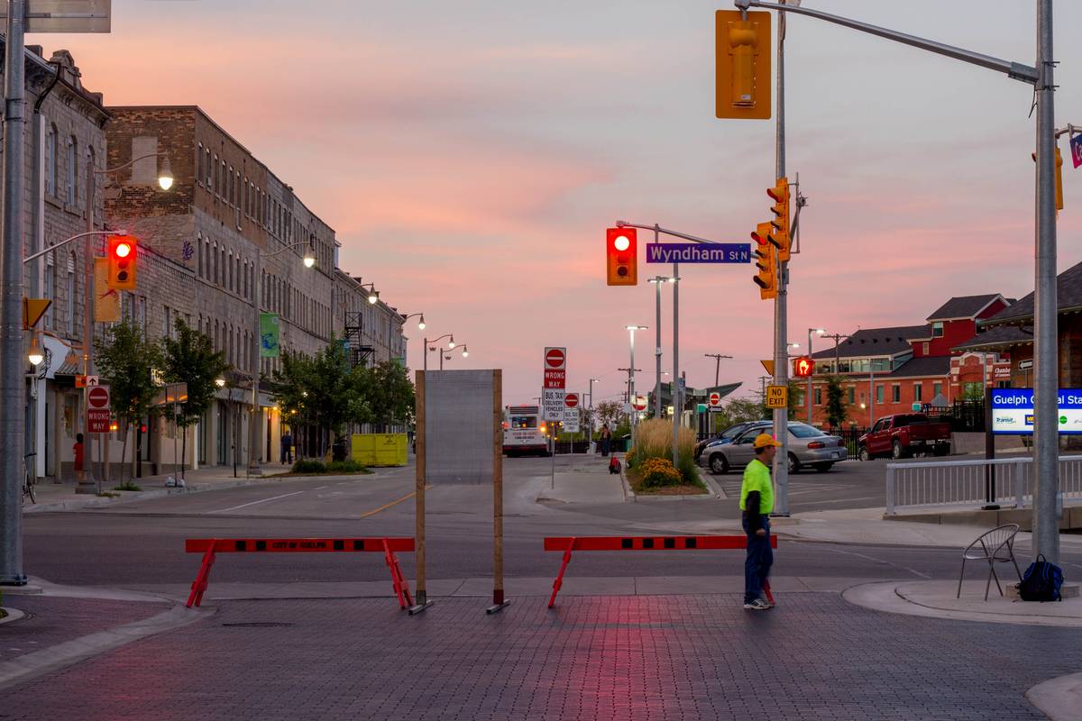 Carden Street blocked off to allow undisturbed viewing of *How to Train Your Dragon* at the Market Square