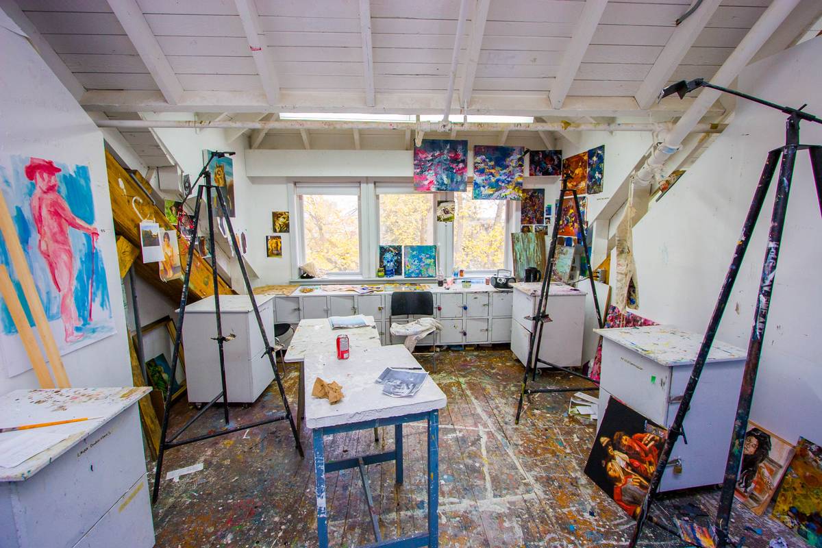 A studio in the [Zavitz Hall](http://www.uoguelph.ca/campus/map/zavitz/), University of Guelph. From 2007