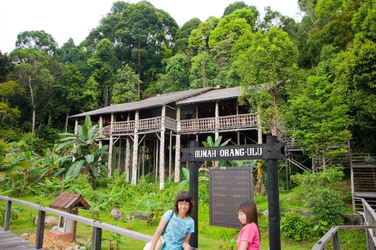 Orang Ulu House. Orang Ulu, or 