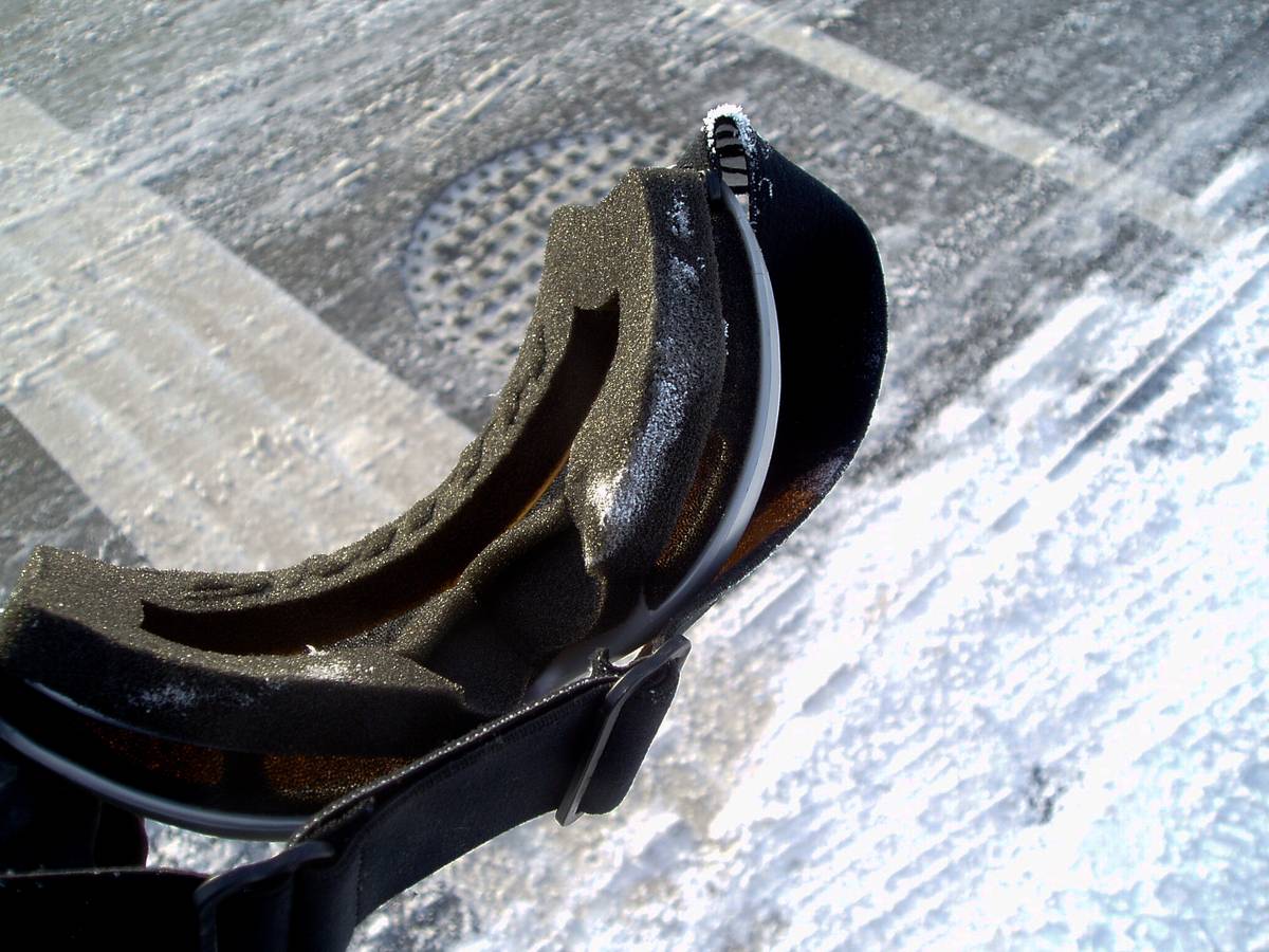 How does frost form on the goggles? Heavy sweat and -27°C (-16°F) air and 25kph winds, of course.
