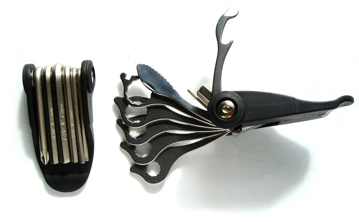 Allen keys and wrench
