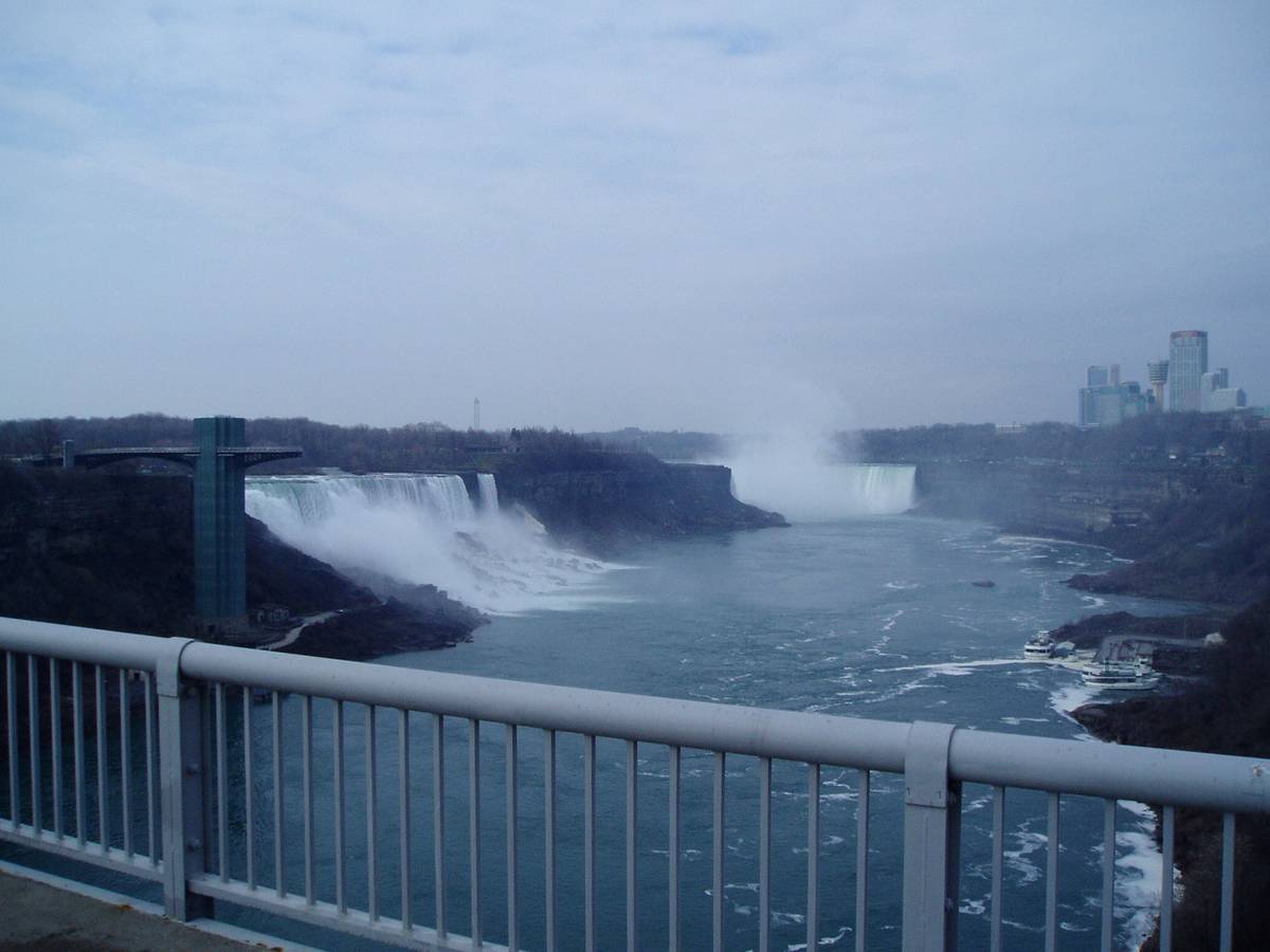 Crossing Peace Bridge into the United States