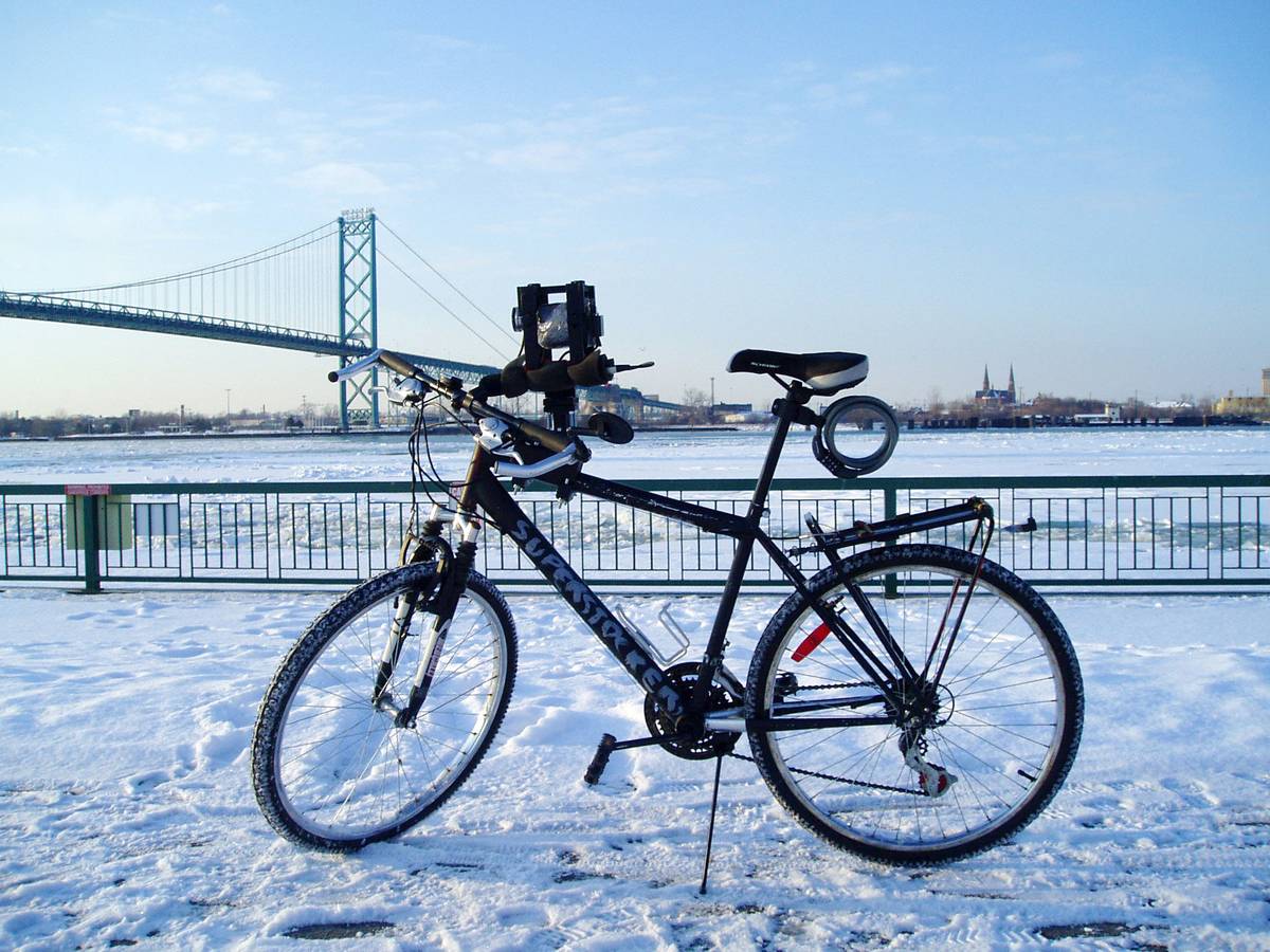 The camera mount in winter action