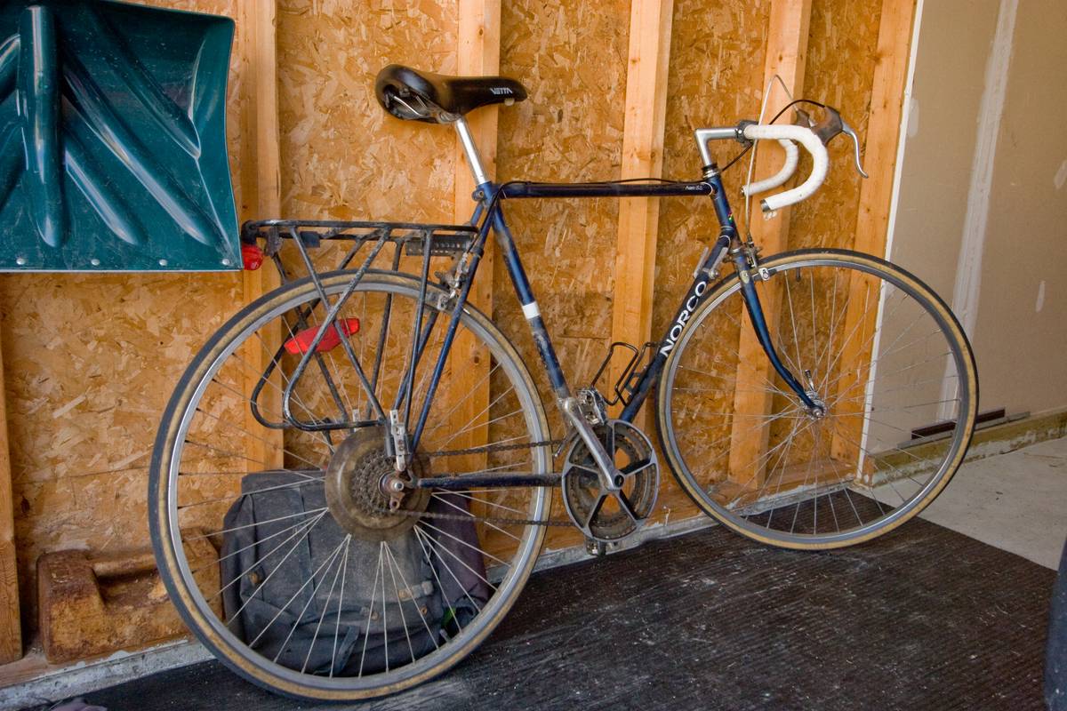 A barely maintained bike, ready to breathe a new life