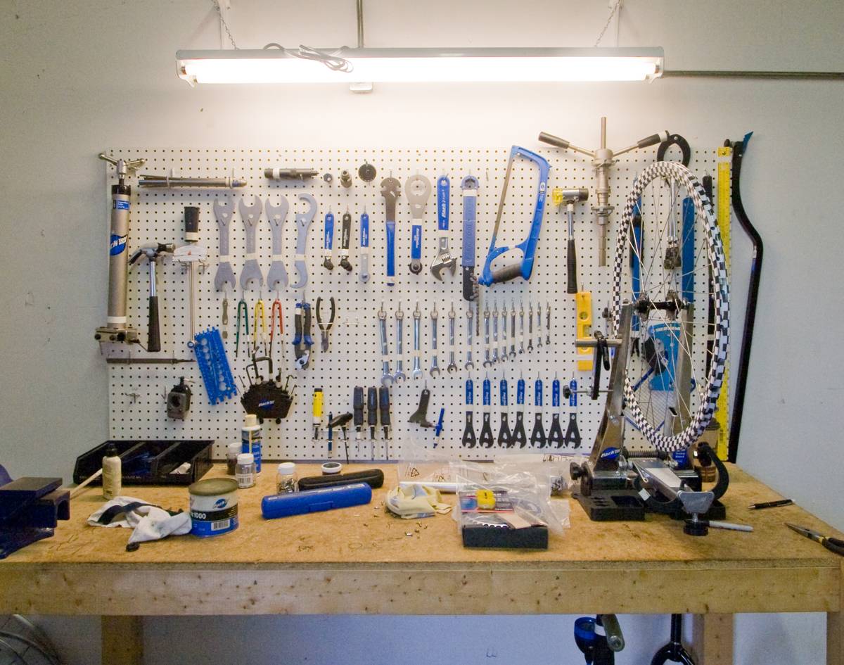 One of the six workbenches at WBI