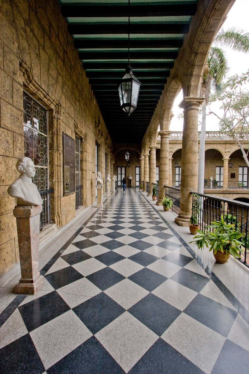 Second floor of Palacio de los Capitanes Generales.