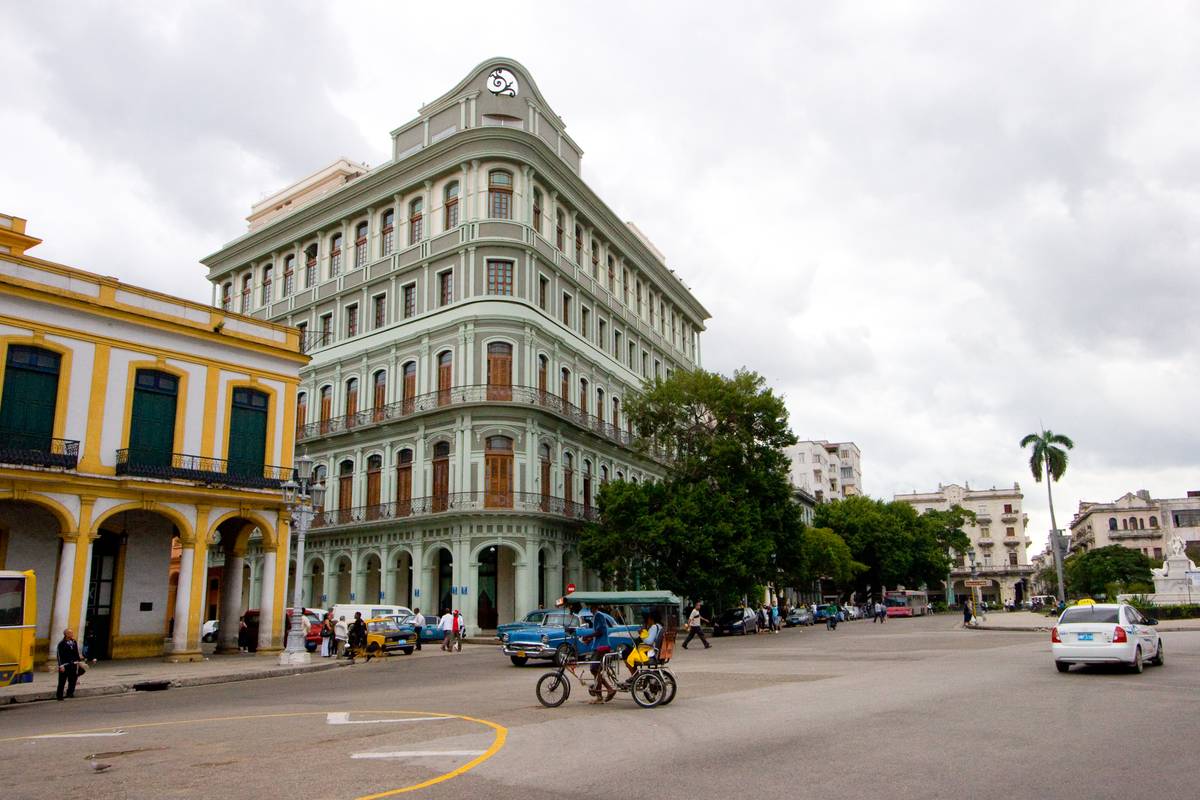 A hotel near El Capitolio.